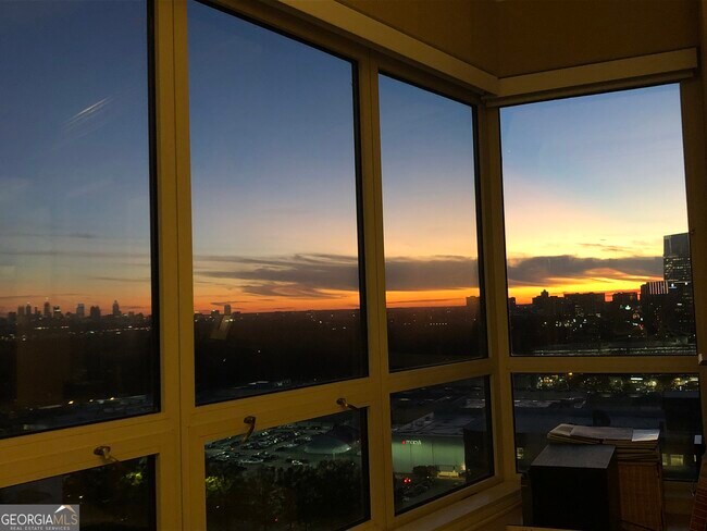 Foto del edificio - 3475 Oak Valley Rd NE