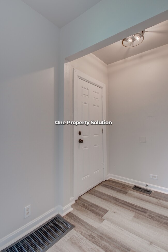 Building Photo - 411 Pierce St