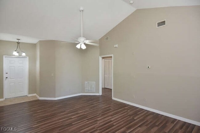 Foto del edificio - 8331 Bernwood Cove Loop