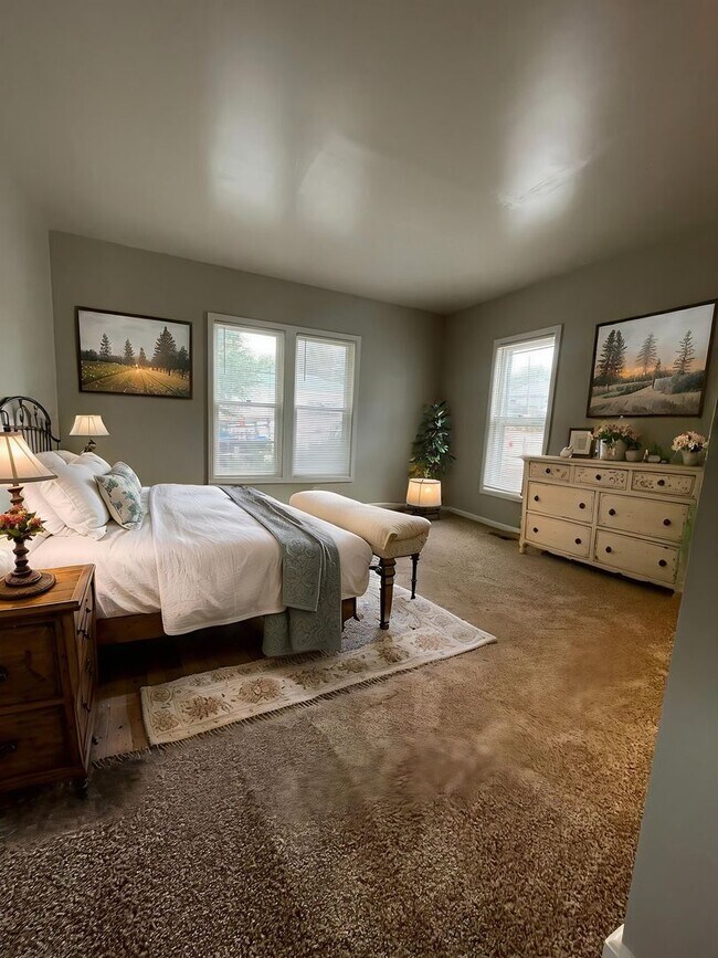 Photo - 402 W Dale St House