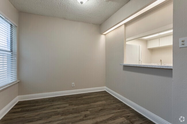 3BR,2BA - 1050SF D2-1 - Dining Area - Tower Village