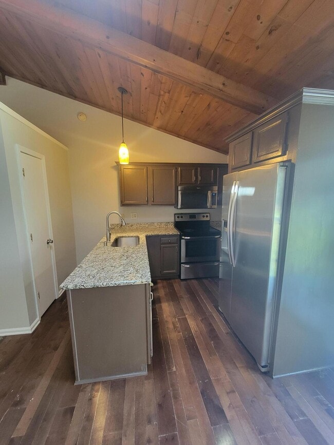 Building Photo - 577 El Paseo Pl