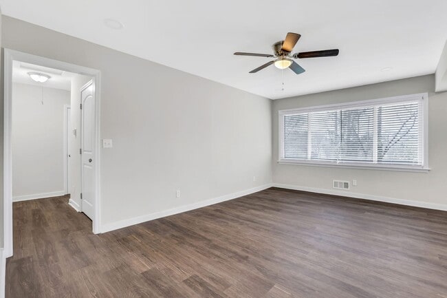 Building Photo - 1593 Boulderwoods Dr Se