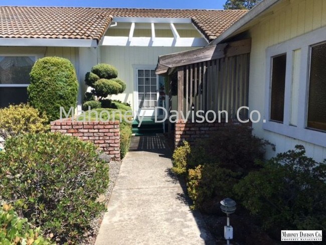 Building Photo - 6070 Donna Ct