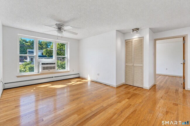 Foto del edificio - 184 Pequot Ave