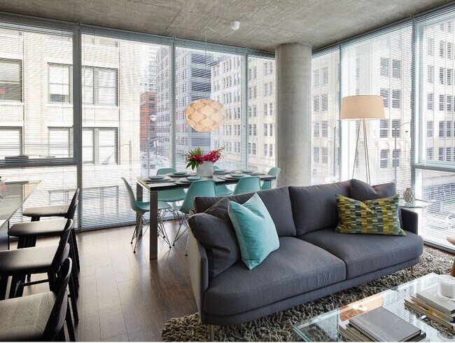 Foto del edificio - 605 W Jackson Blvd