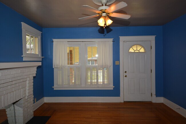 Building Photo - 2833 Hyde Park Pl