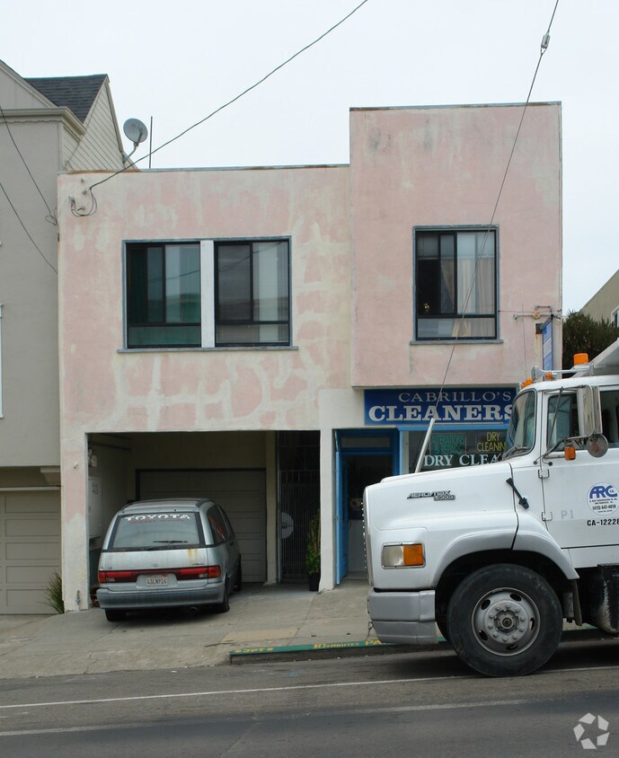Primary Photo - 4410 Cabrillo St