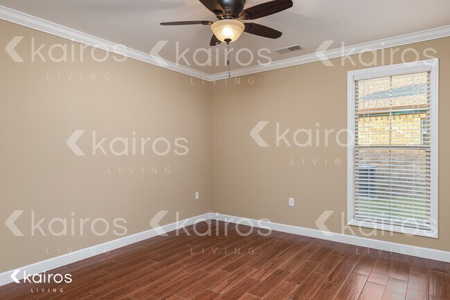 Building Photo - 238 Camelot Way