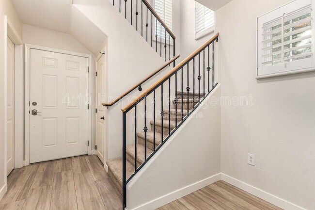 Foto del edificio - 4175 E Jasper Dr