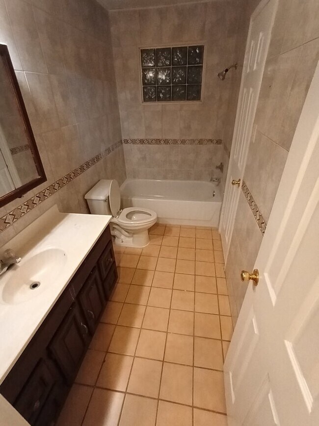 Foto del edificio - 2701 Willow Springs Rd