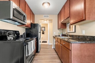 Building Photo - Melrose Gates