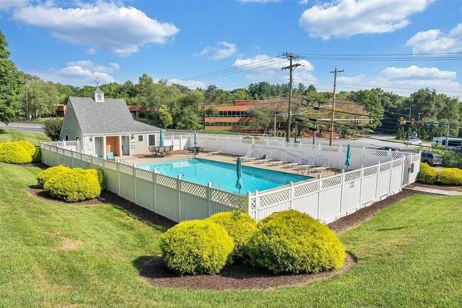Building Photo - 2973 Winterberry Dr