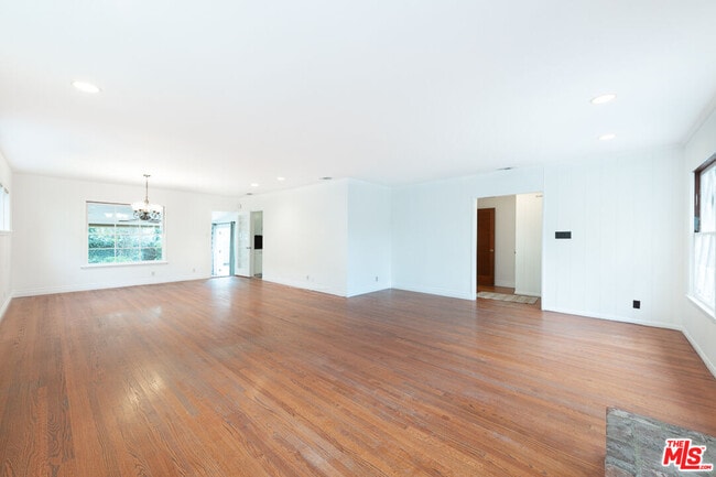 Foto del edificio - 10524 Bloomfield St