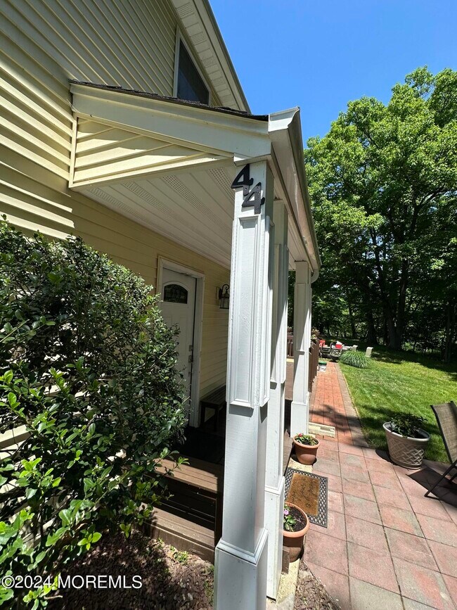 Foto del edificio - 44 Fieldcrest Way