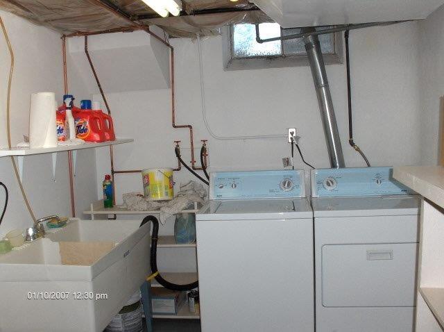 Private storage with washer/dryer - 25749 Woodward Ave
