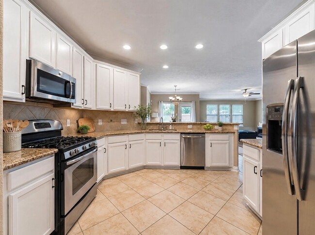 Building Photo - 2012 Roaring Springs Dr