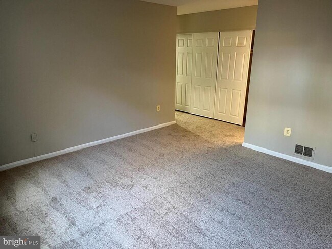 Foto del edificio - 6718 Perry Penney Dr