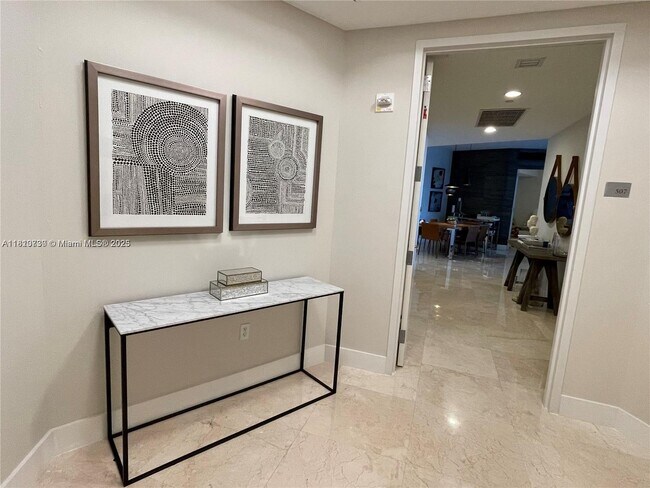 Building Photo - 15901 Collins Ave