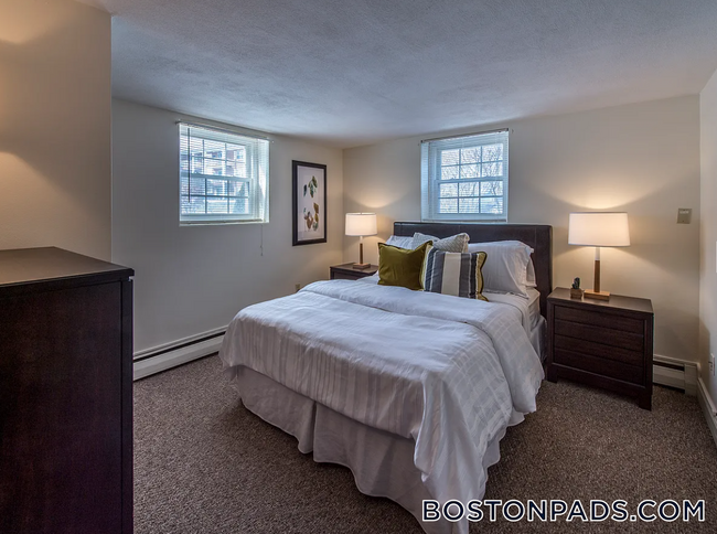 Building Photo - 12 Brattle Dr