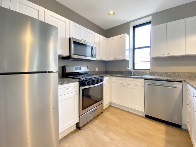 Building Photo - 1852 N Damen Ave