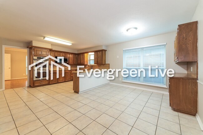 Foto del edificio - 2413 Golden Willow Ln