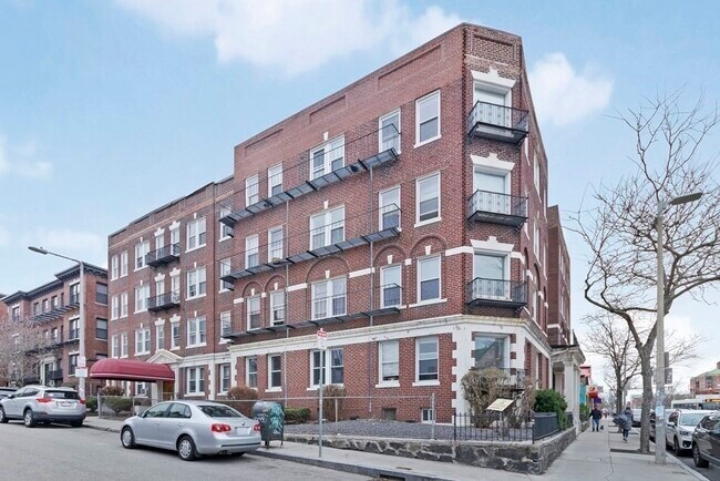 Building Photo - 46 Park Vale Ave