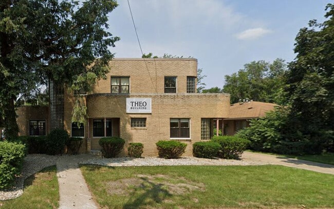 Building Photo - 932 42nd St