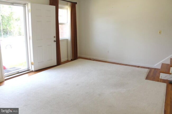 Building Photo - 1120 Linkside Dr