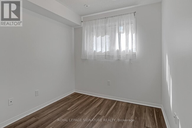 Building Photo - 60 Turntable Crescent