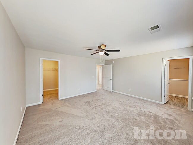 Foto del edificio - 304 Longfellows Ln