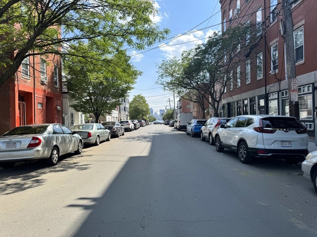 Primary Photo - 124 Winnisimmet St