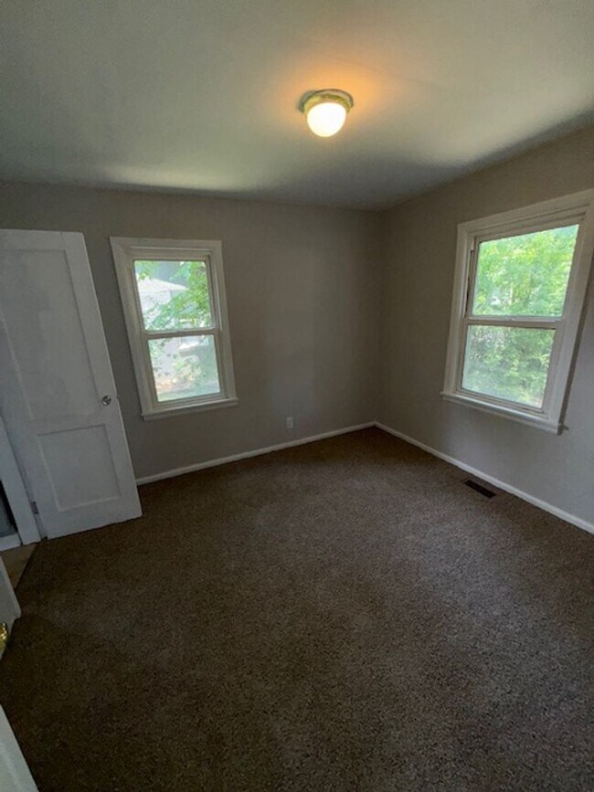 Foto del edificio - 1417 Taylor Ave
