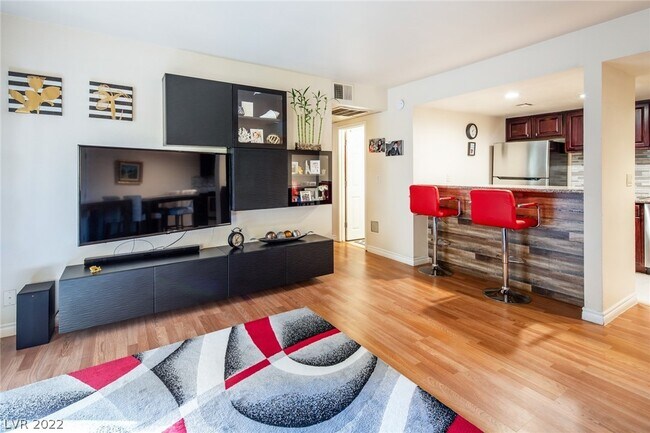 Building Photo - 4330 Sandy River Dr