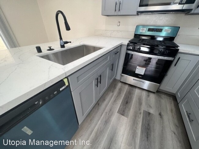 Building Photo - 3 br, 2.5 bath House - 13504 Francisquito ...