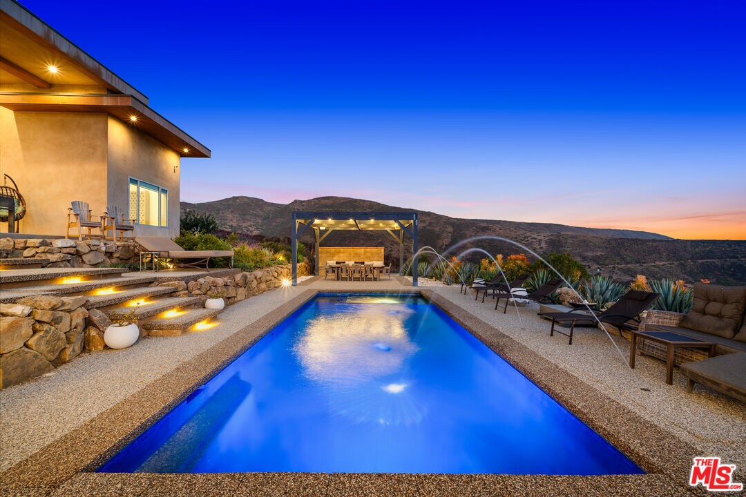 Foto principal - 10715 Yerba Buena Rd