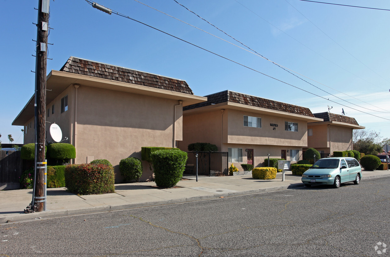 Building Photo - 961 Wakefield Rd
