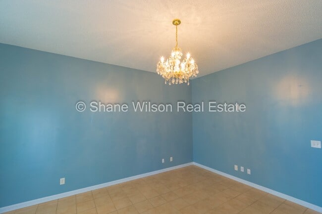 Foto del edificio - Charming 3-Bedroom Home Recently Renovated...