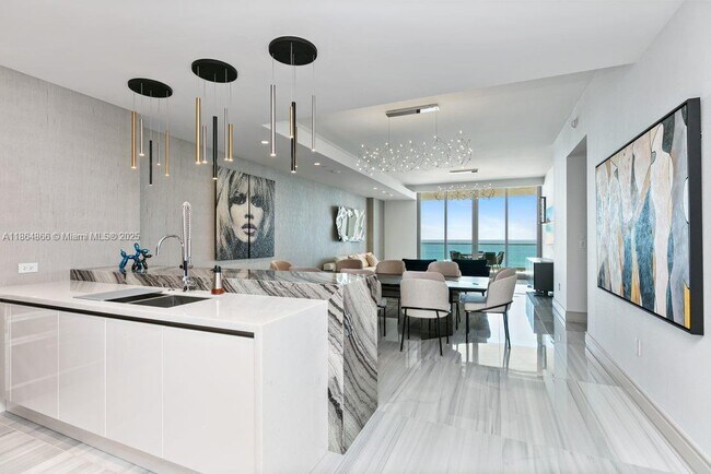 Foto del edificio - 17901 Collins Ave
