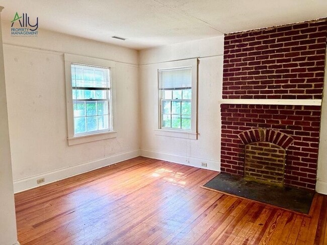 Building Photo - 114 Maywood Ln