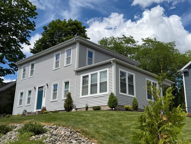 Building Photo - 93 Waterman Ave