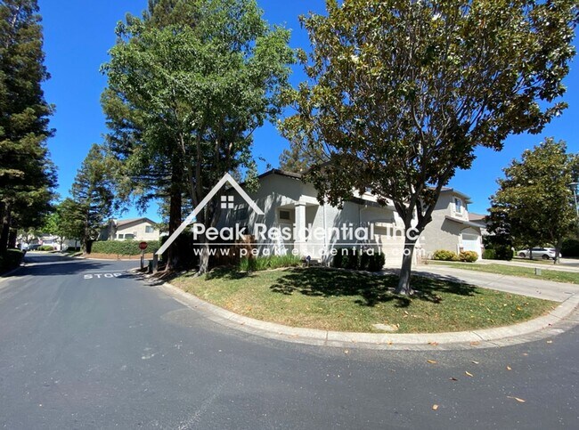 Foto del edificio - Wonderful 3bd/2.5ba Elk Grove Home with 2 ...