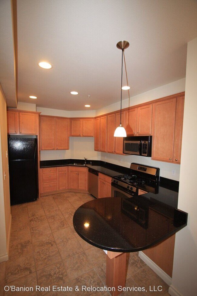 Building Photo - 2 br, 2 bath House - 6942 Meadow St. #303