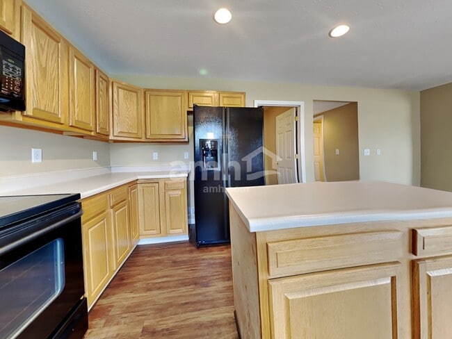 Building Photo - 4230 Mallard Dr