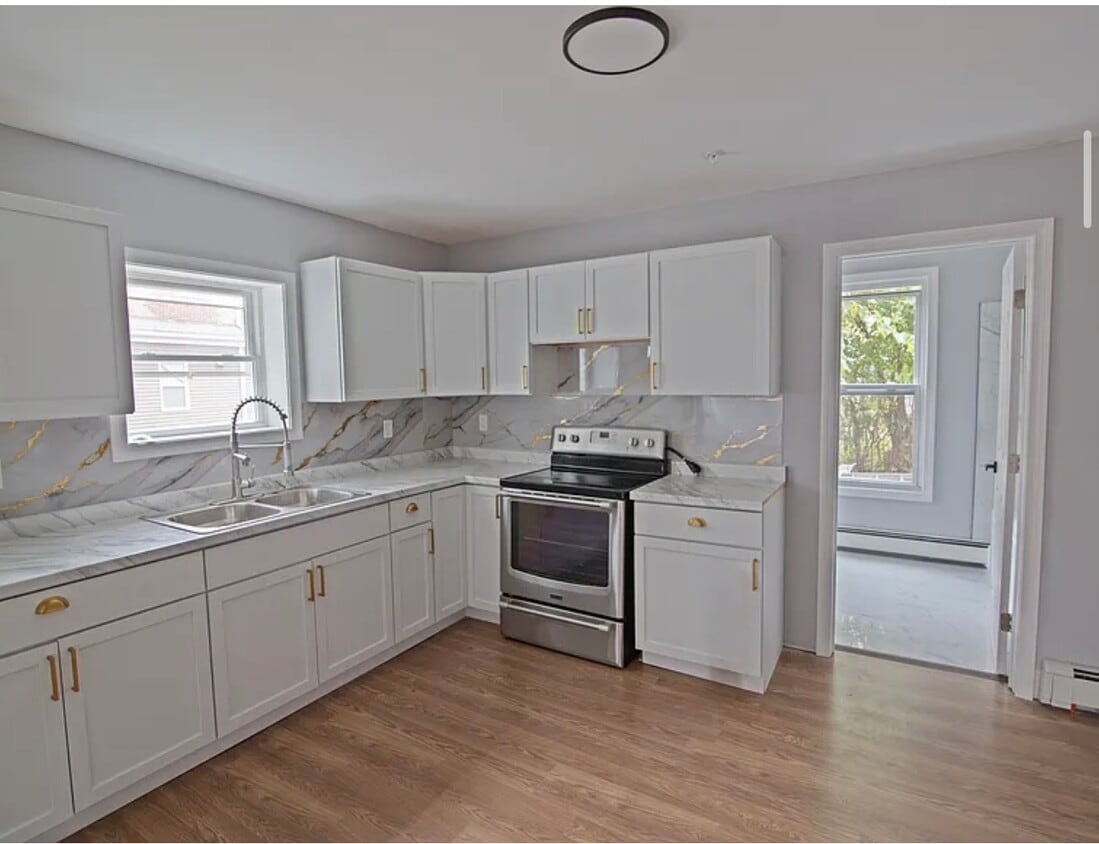 Primary Photo - 24 River Ave