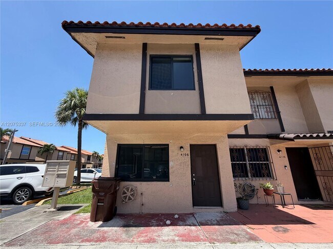 Foto del edificio - 4106 W 11th Ct