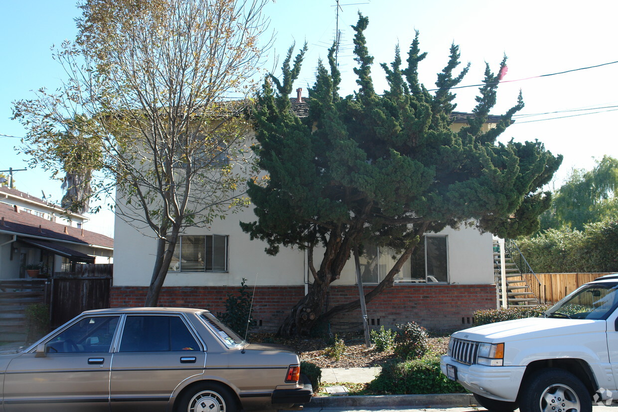 Building Photo - 1122 Frankfurt Ave