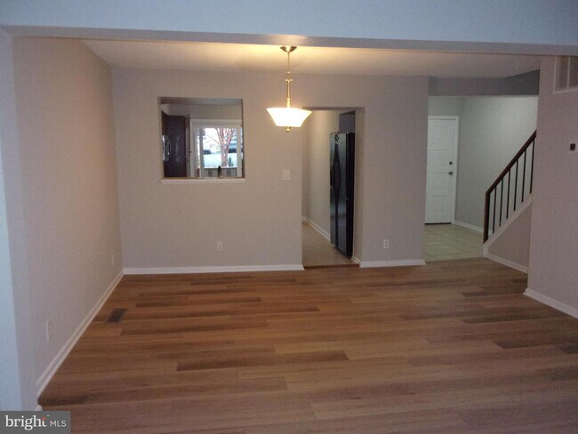 Building Photo - 1615 Valencia Way