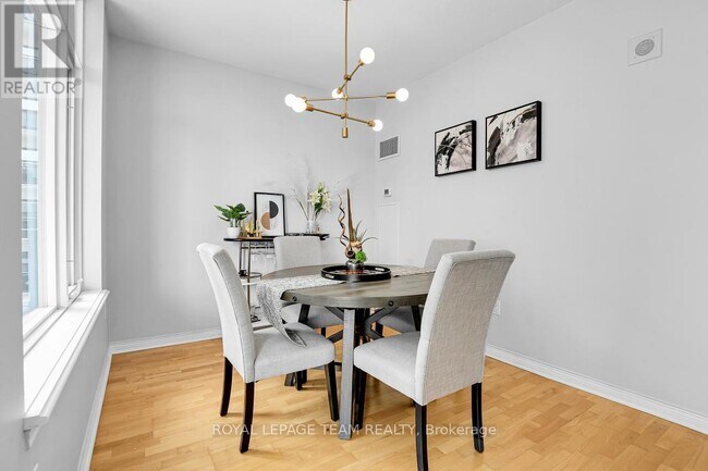 Photo du bâtiment - 570 Laurier Ave W