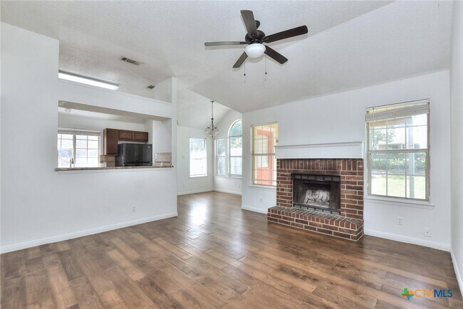 Foto del edificio - 2603 Remington Dr